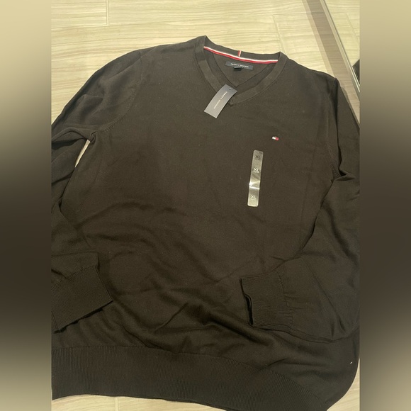 Tommy Hilfiger Dark V-Neck Pullover - Picture 1 of 4